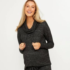 Host pick 🤰🏼 Maternity Cowlneck long sleeve top